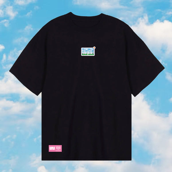 Small W black tee